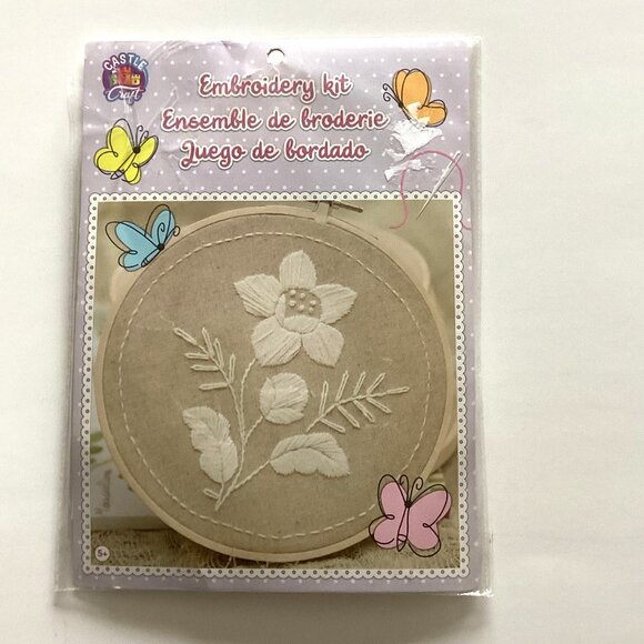 NIB Castle Craft Flower Embroidery Floral Kit Crafts Crafting - Picture 1 of 5